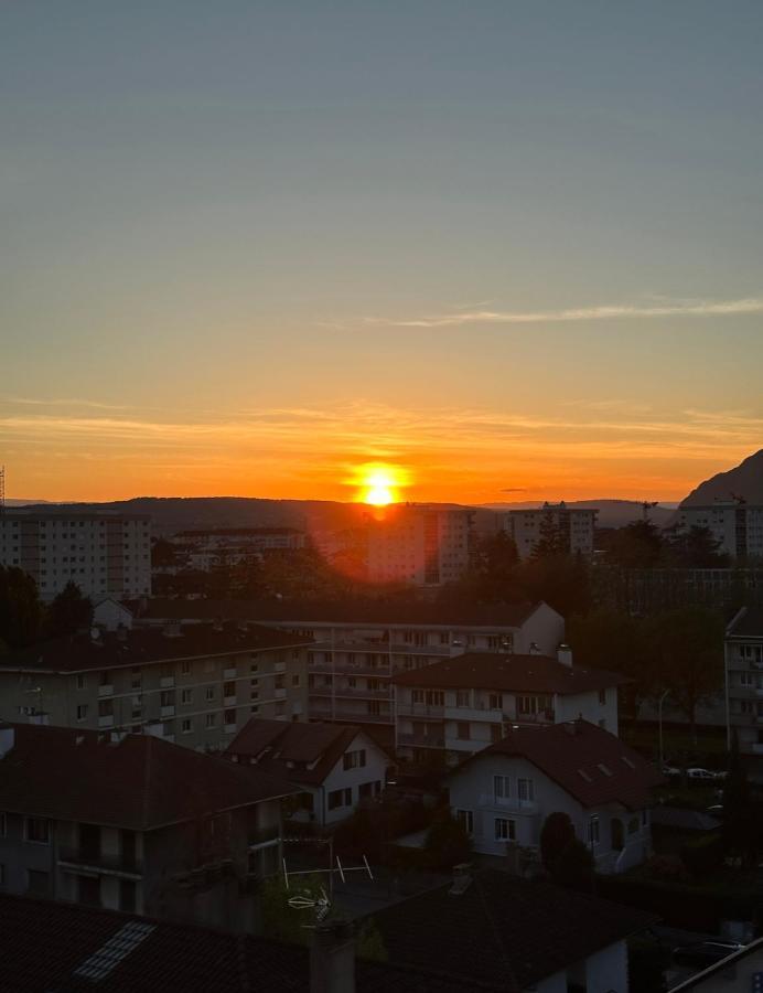 Luxueux Appartement T4 - Lac 5 Min - Parkings Privatifs - Vue Lac Et Montagne Annecy Eksteriør bilde