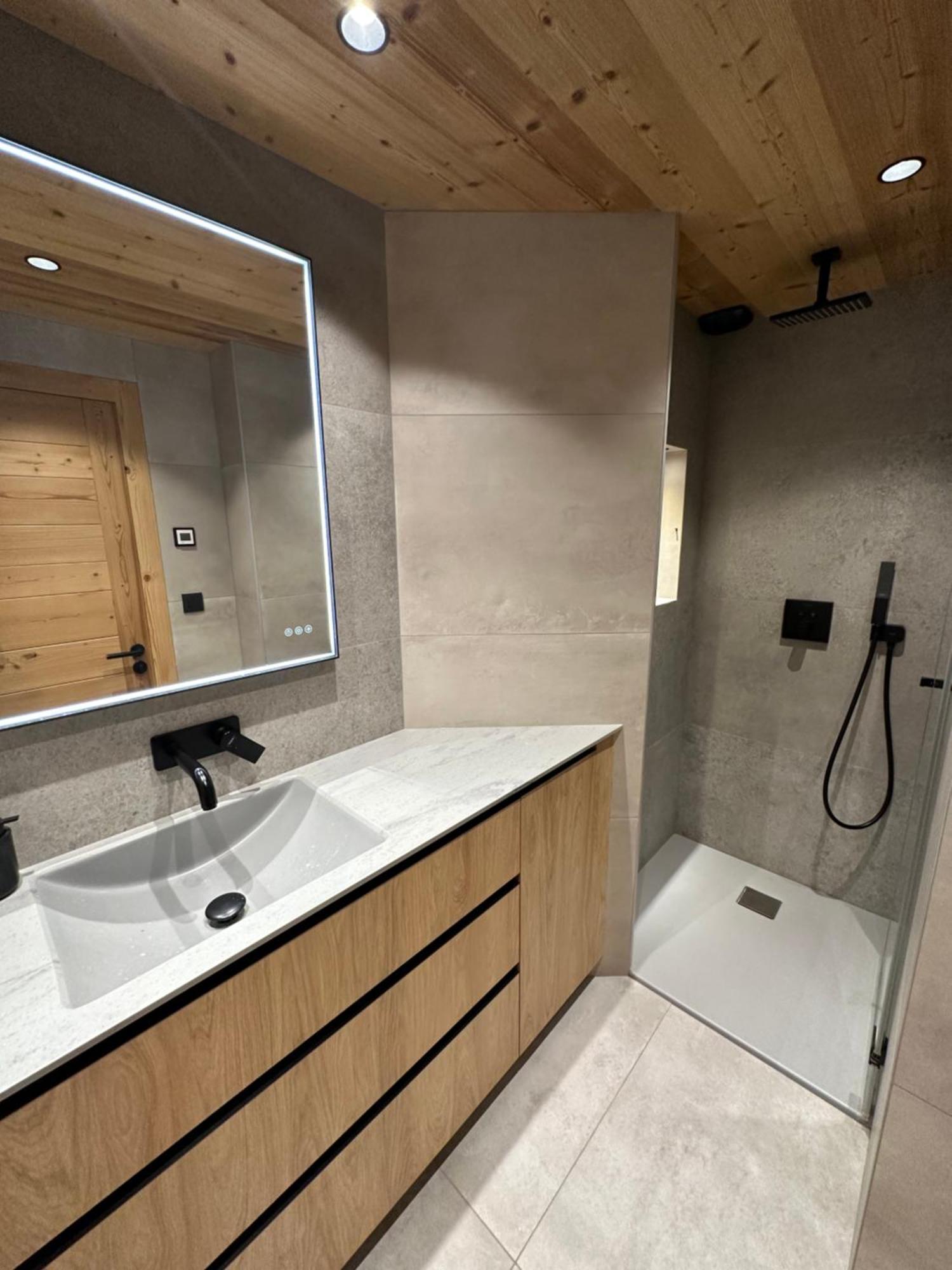 Luxueux Appartement T4 - Lac 5 Min - Parkings Privatifs - Vue Lac Et Montagne Annecy Eksteriør bilde